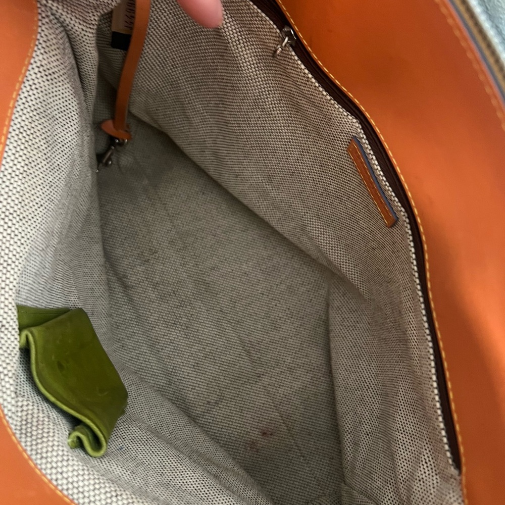 πΌ Dooney & Bourke Artisan Whipstitch Flower Toggle Satchel - Picture 7 of 8